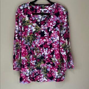 Chico's Multicolor Floral V-Neck Tee